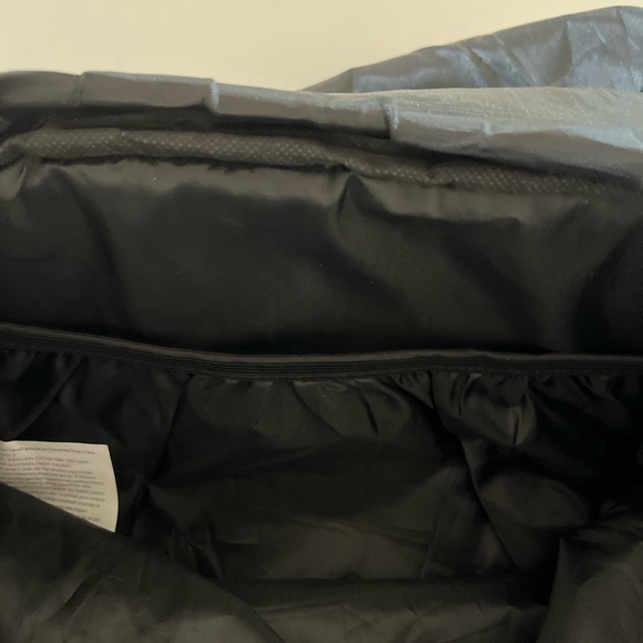 NWOT Emma & Chloe Black White Aztec Cotton Print Cinch & Magnetic Clasp Backpack - Picture 10 of 16